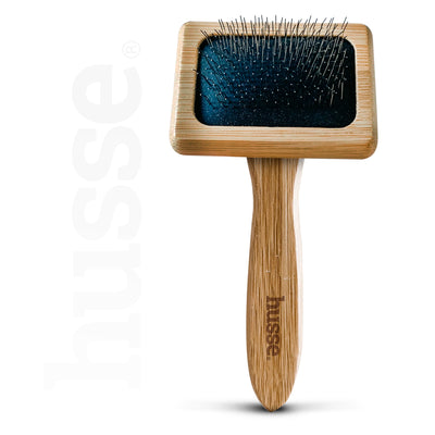 Karda | Slicker grooming brush with bamboo handle